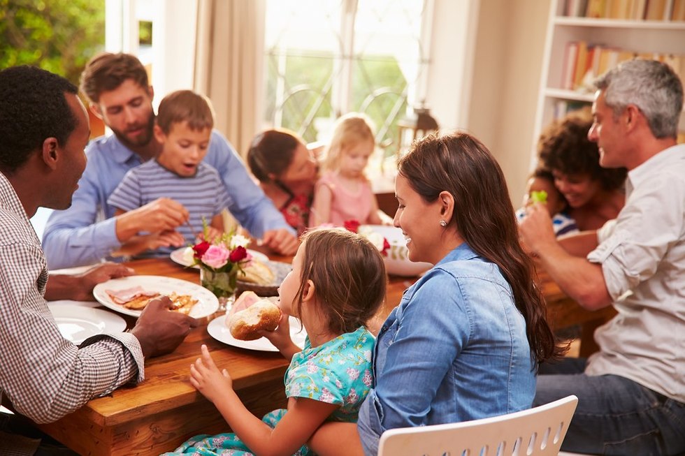ארוחת חג משפחתית (צילום: Shutterstock)