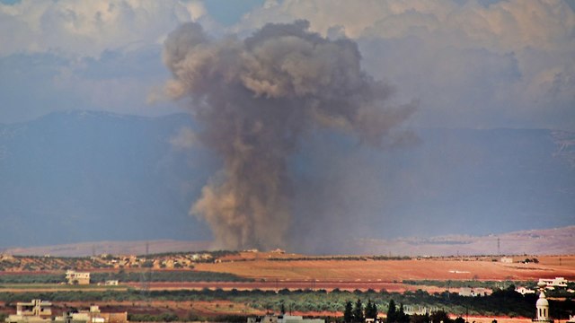 הפצצת חיל האוויר הרוסי באידליב שבסוריה (צילום: AFP)