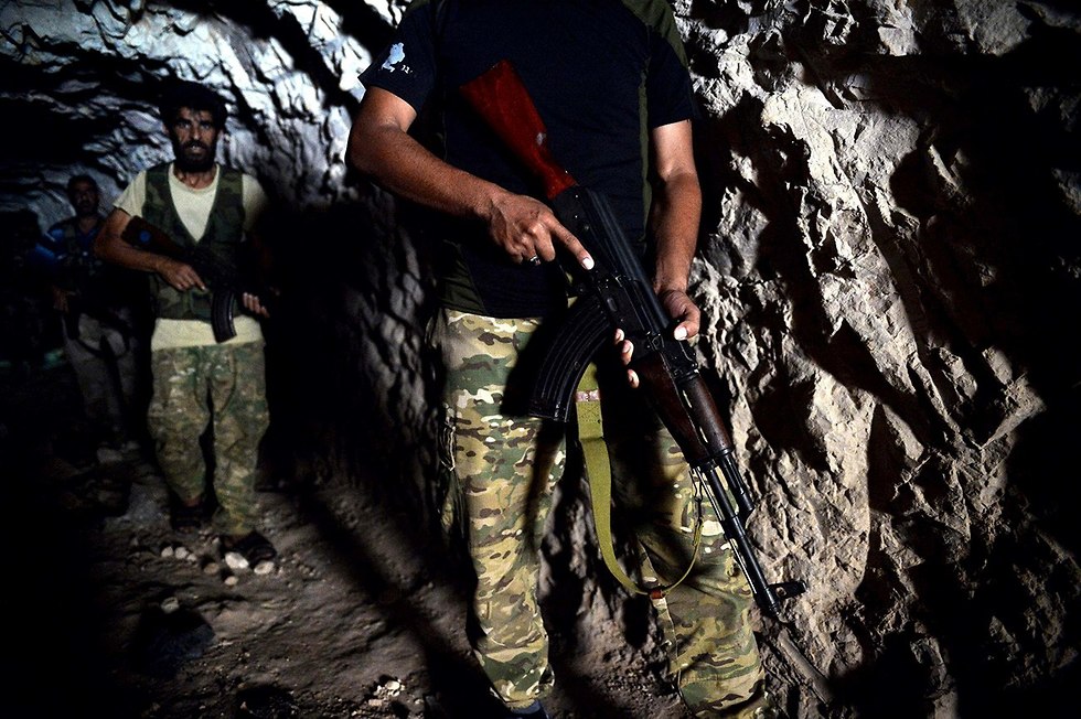 מורדים בסוריה מחוז אידליב  (צילום: AP)