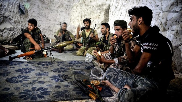 מורדים בסוריה מחוז אידליב  (צילום: MCT)