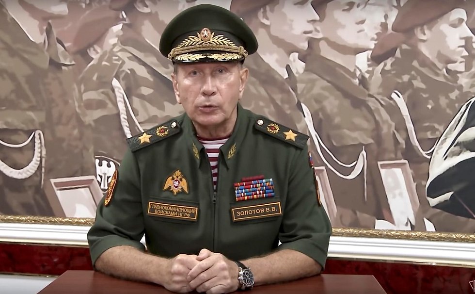 ויקטור זולוטוב מפקד המשמר הלאומי ב רוסיה מאיים על אלכסיי נבלני (צילום: AP)