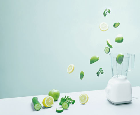 שימו לב למינונים: הרעיון הוא לשמור על שייק ירוק ודל קלוריות ולא לפוצץ אותו בפירות (צילום: Shutterstock)
