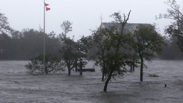 הוריקן פלורנס בניו ברן (צילום: AP)