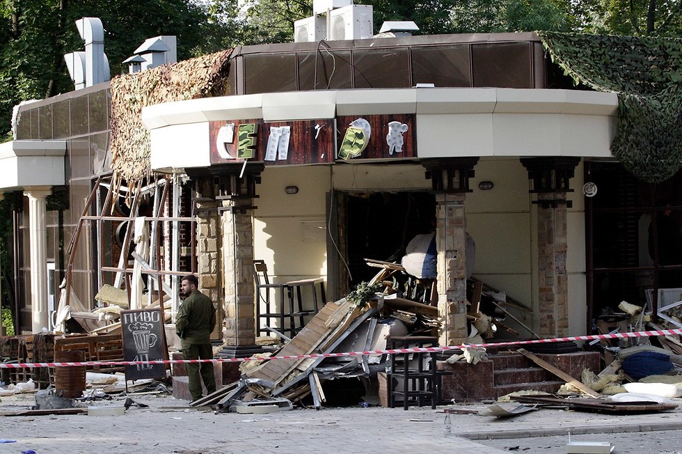 זירת פיצוץ אלכסנדר זכרצ'נקו אוקראינה (צילום: AP)
