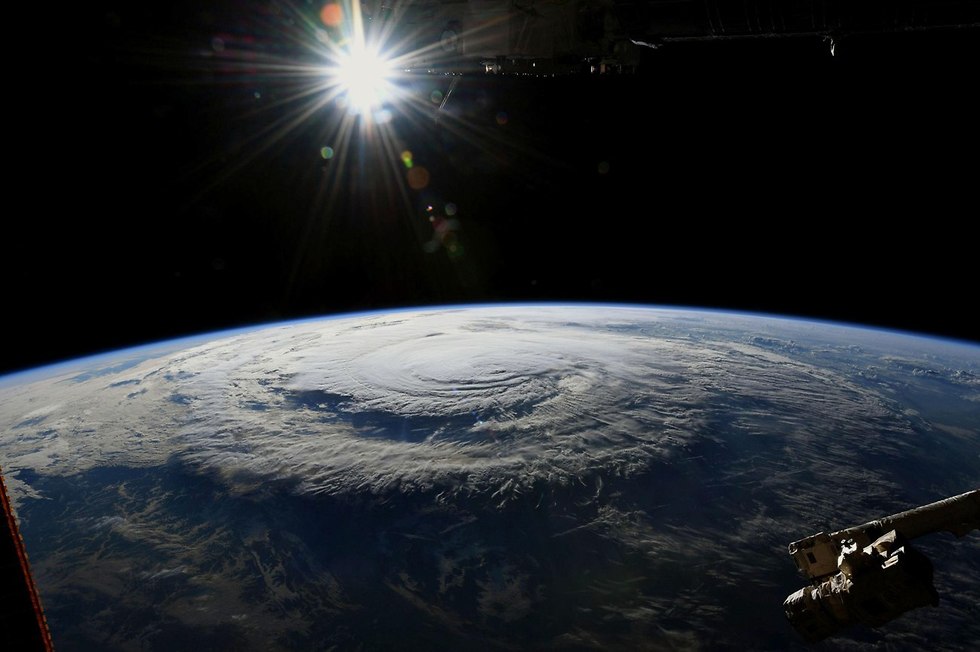 סופת ההוריקן פלורנס מהחלל (צילום: AFP, NASA)