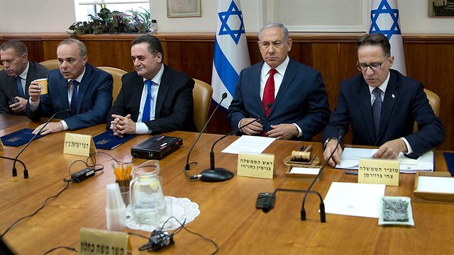 PM Benjamin Netanyahu at coalition meeting (Photo: AP)