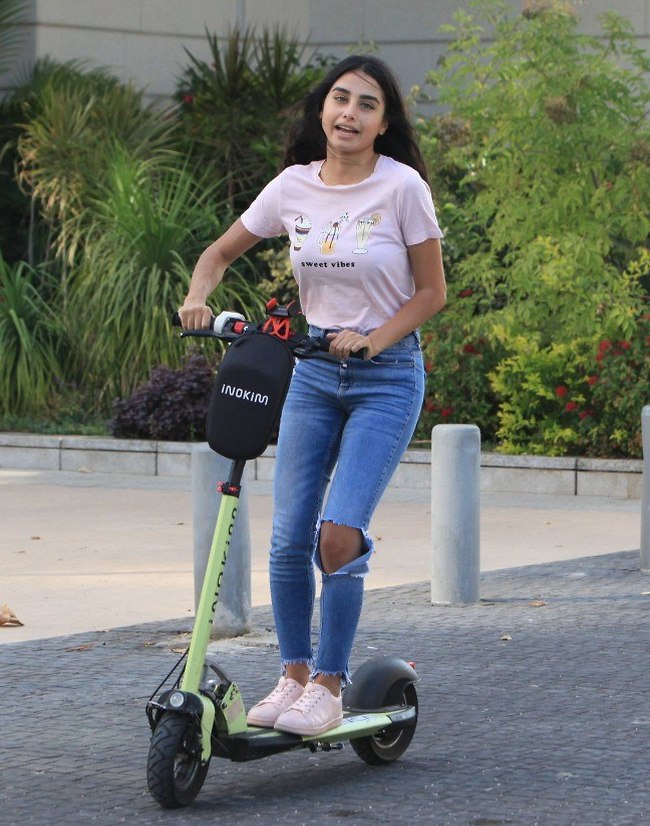 ישראל מחכה לך! מגי (צילום: מוטי לבטון) ישראל מחכה לך! מגי (צילום: מוטי לבטון)