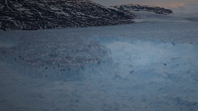התנתקות הקרחון בגרינלנד (צילום: רויטרס)