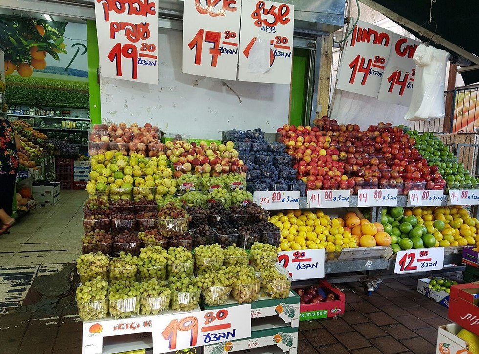 מחירי ענבים (צילום: מירב קריסטל)