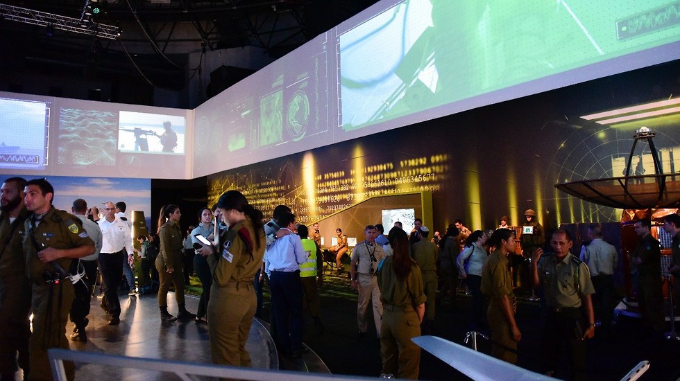 Interactive IDF exhibition  (Photo: IDF Spokesperson's Unit)