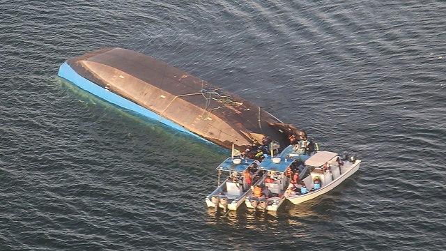 אסון מעבורת אגם ויקטוריה אפריקה טנזניה (צילום : AFP)