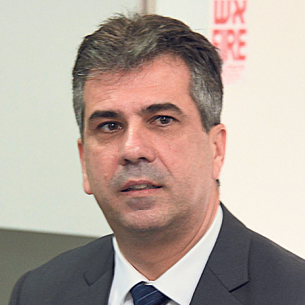 "הבחישה הפוליטית הורסת את המועצה", אומר גורם שמכיר אותה מבפנים. "השר (אלי כהן, בתמונה) זיהה שהמועצה יושבת על אוצר בלום של מידע שיכול לייצר כותרות, והוא | צילום: יאיר שגיא (|) "הבחישה הפוליטית הורסת את המועצה", אומר גורם שמכיר אותה מבפנים. "השר (אלי כהן, בתמונה) זיהה שהמועצה יושבת על אוצר בלום של מידע שיכול לייצר כותרות, והוא | צילום: יאיר שגיא (|)