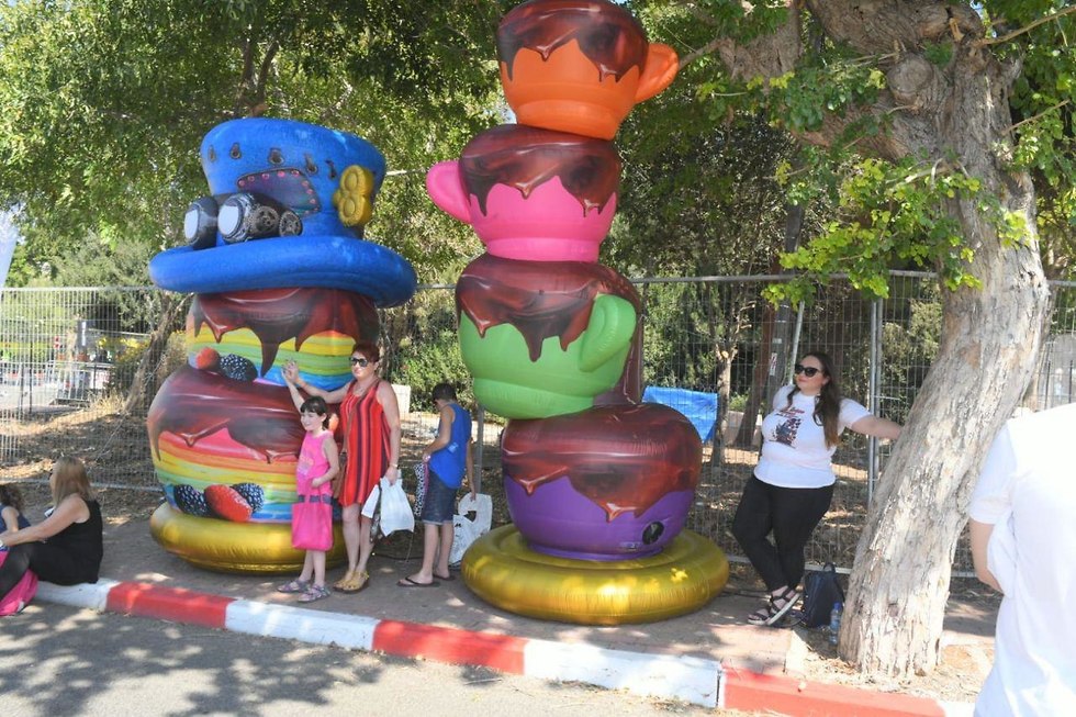 פסטיבל ה שוקולד ב נצרת עילית מטיילים חול המועד סוכות (צילום: ישראל פרץ )