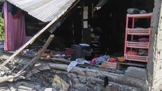 צונאמי רעידות אדמה אינדונזיה (צילום: AFP)