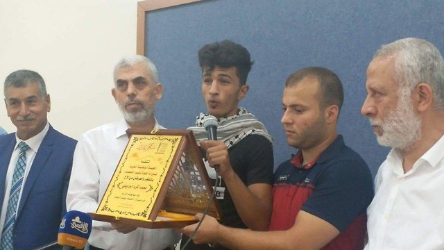 Руководители ХАМАСа приветствуют участников беспорядков на границе