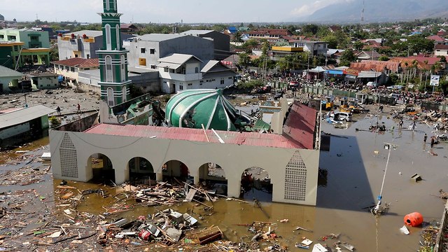 ההרס לאחר רעידת האדמה באינדונזיה (צילום: AP)