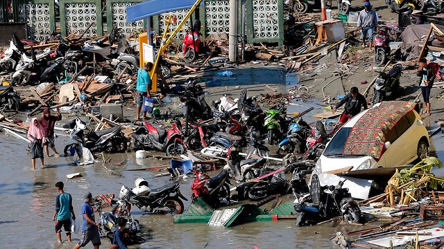 ההרס לאחר רעידת האדמה באינדונזיה (צילום: AP)