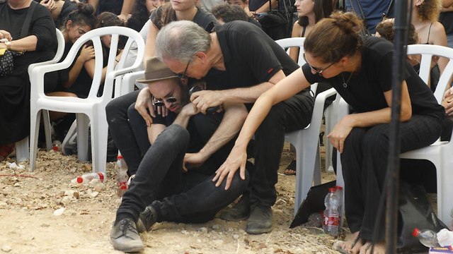 Ави Нешер и певец Натан Гошен. Фото: Шауль Голан