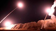 שיגור טילים מאיראן לעבר דאעש בסוריה (צילום: AP)