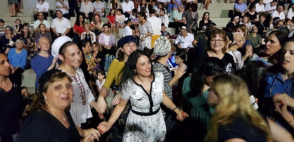 Ayelet Shaked celebrates Simchat Torah (Photo: Oshrat Yitzhak)