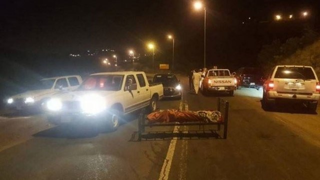 גופה נמצאה קשורה למיטה באמצע הכביש בסעודיה ()