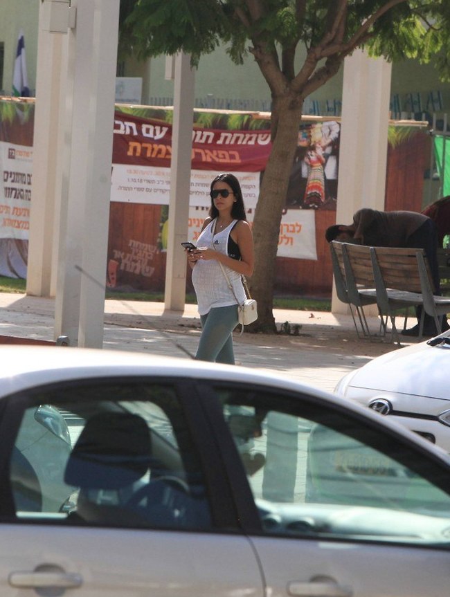 רגע לפני התעלמות (צילום: מוטי לבטון) רגע לפני התעלמות (צילום: מוטי לבטון)