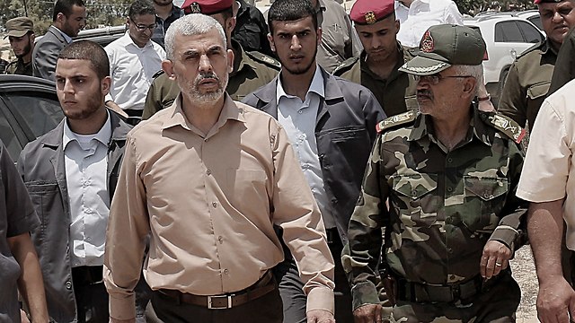 Лидер ХАМАСа в секторе Газы Ихья Синвар. Фото: EPA (Photo: EPA)