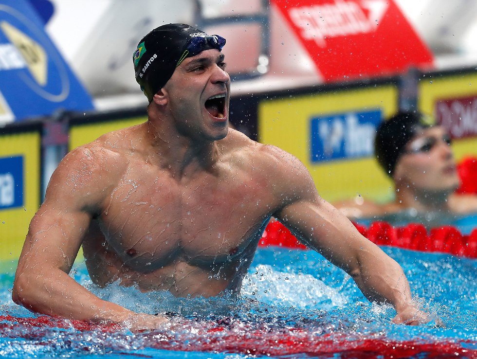 ניקולס סנטוס שחייה (צילום: Getty Images)