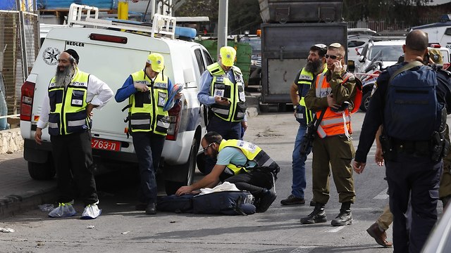 פיגוע ירי בברקן (צילום: AFP)