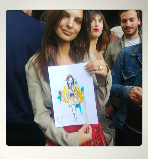 יפה בשורה הראשונה. הדוגמנית אמילי רטאייקאוסקי בתצוגה של ז'קמוס בפריז (צילום: טליה צורף)