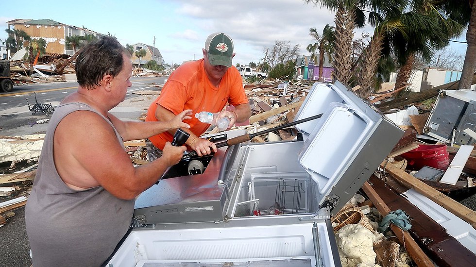 נזקים אחרי סופה הוריקן מייקל פלורידה ארה