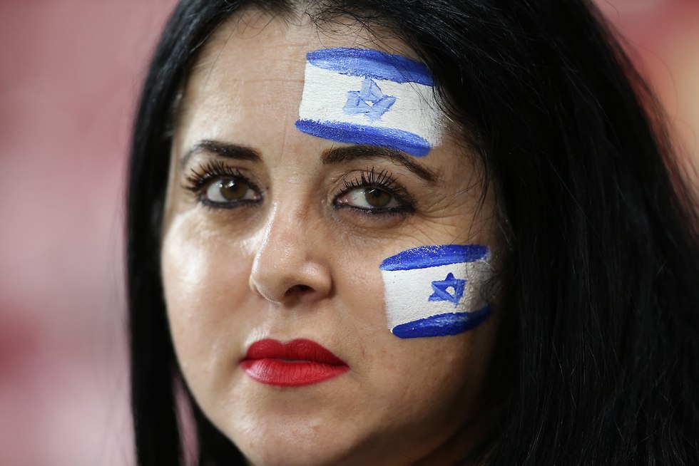 אוהדת נבחרת ישראל (צילום: אורן אהרוני)