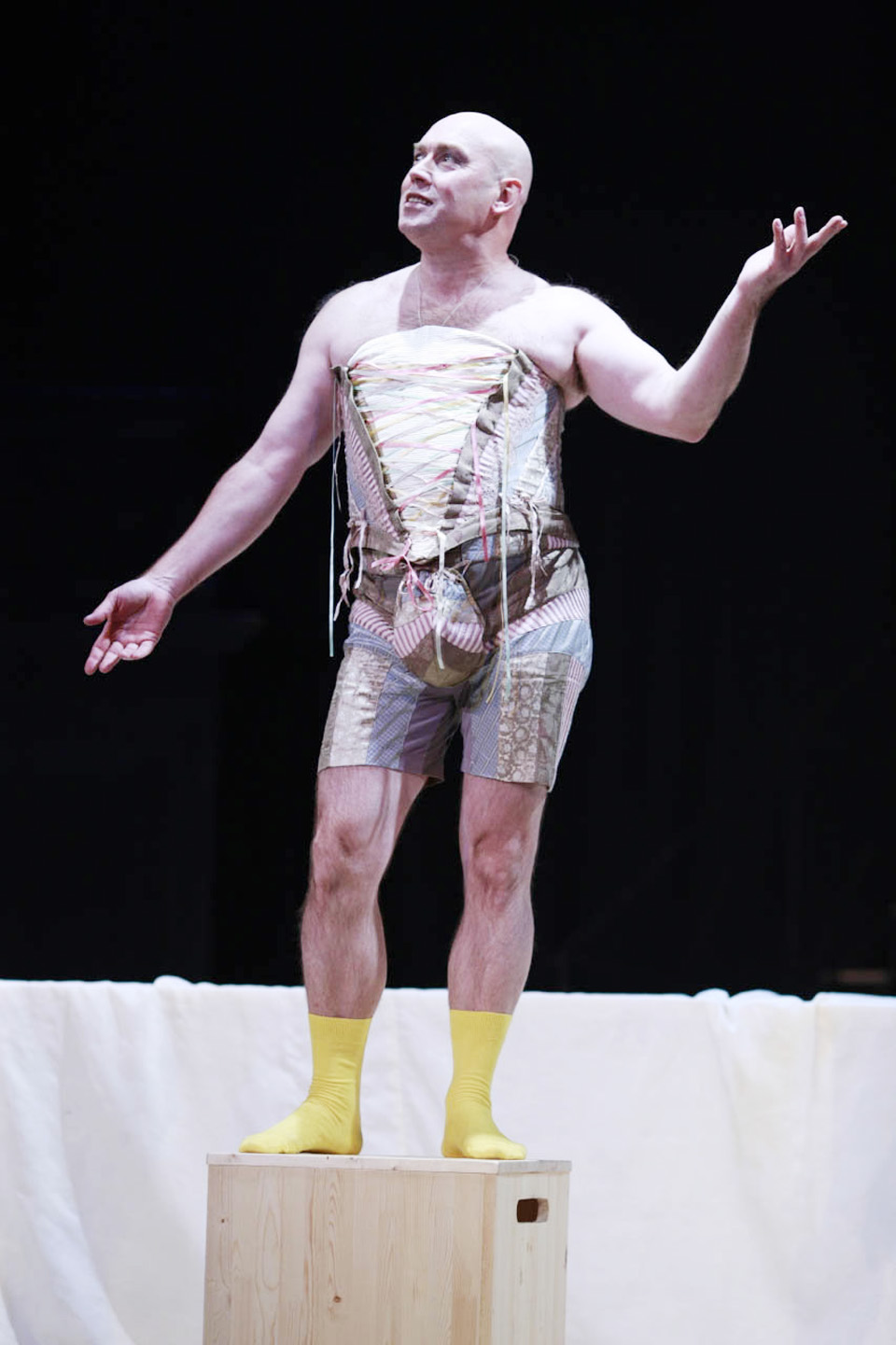 Виктор Сухоруков в спектакле "Тартюф" Театра на Малой Бронной. Фото: пресс-служба