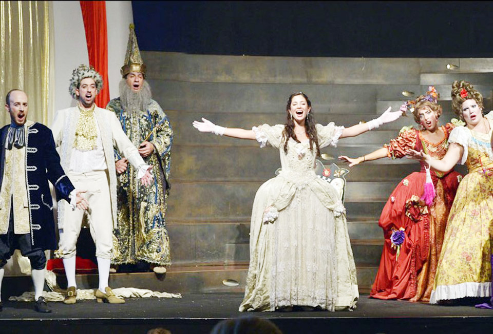 Сцена из оперы "Золушка". Фото: пресс-служба Израильской оперы