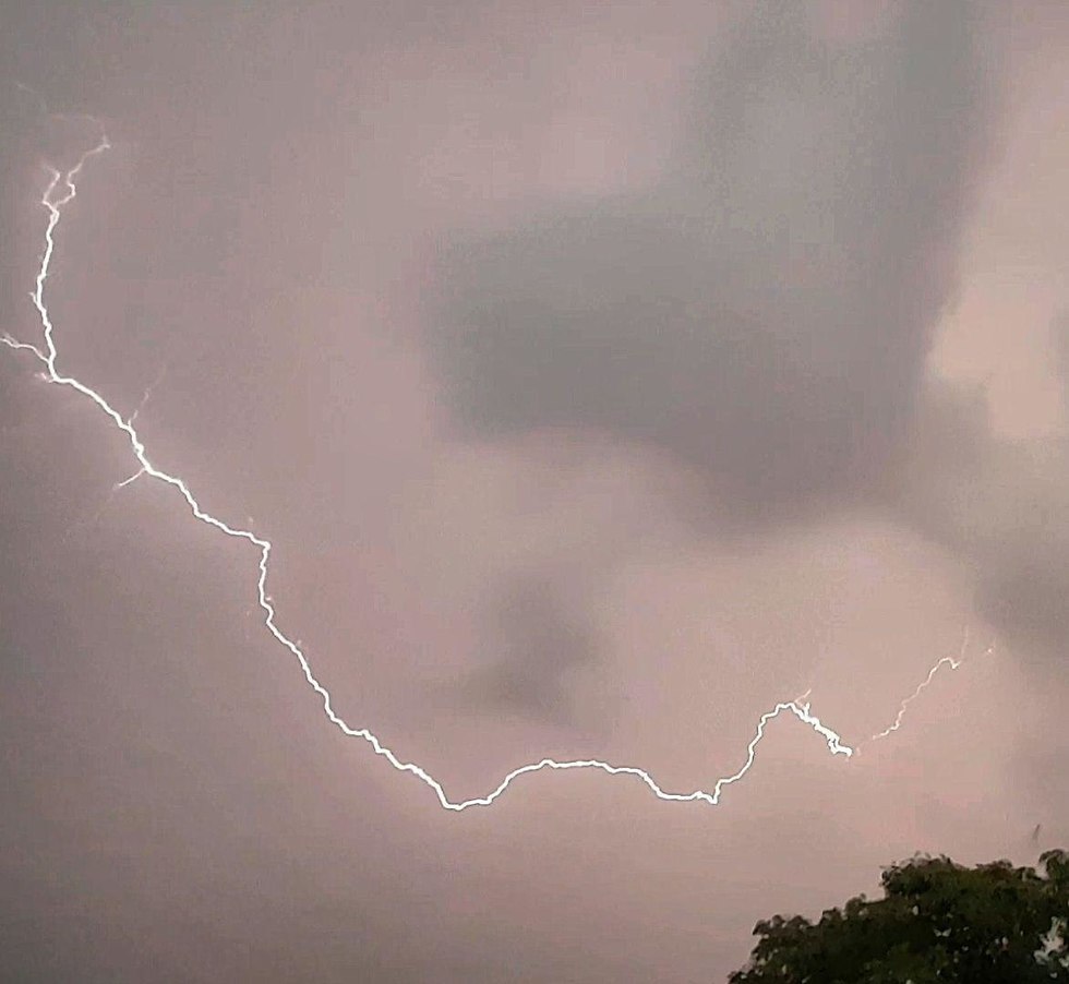 ברק ברקים חורף גשם מזג אוויר תחזית קיבוץ כפר הנשיא גליל (צילום: יוחאי וולפין)