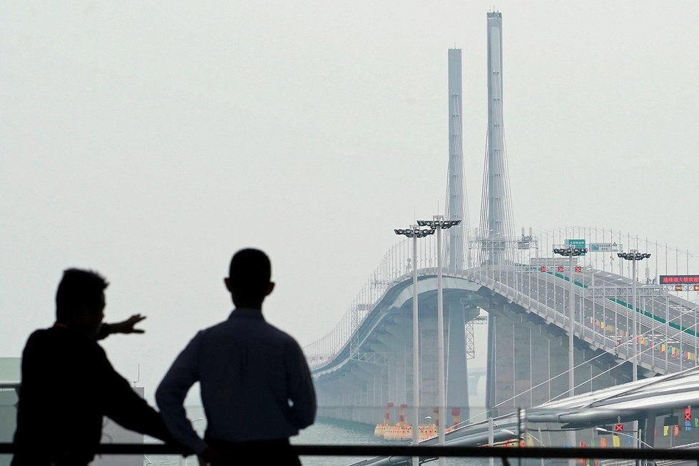 סין חנכה את ה גשר הימי הארוך בעולם הונג קונג מקאו זוהאי (צילום: רויטרס)
