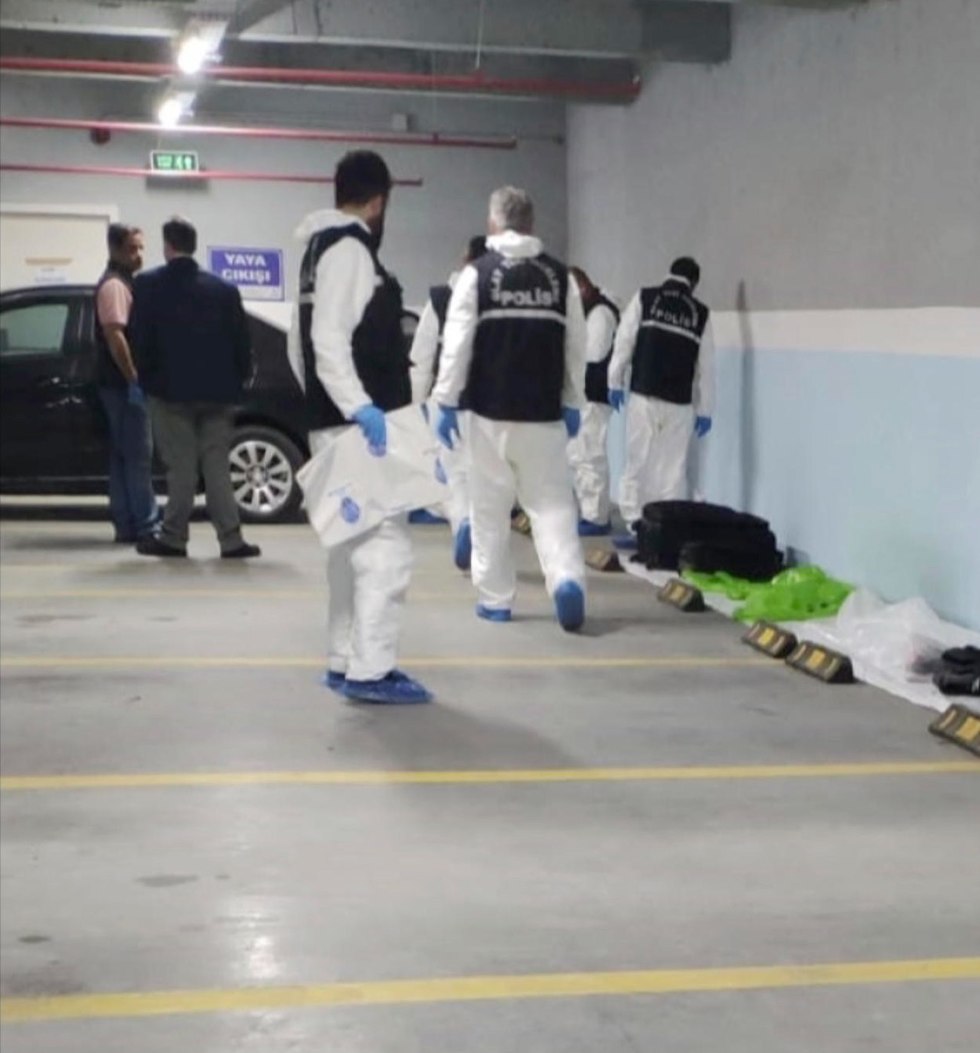 טורקיה חוקרים חניון לאחר סריקה סריקת מכונית של ג'מאל חשוקג'י קונסוליה סעודית סעודיה (צילום: AP)