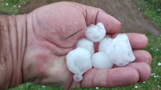 Balls of hail in Rosh HaNikra 