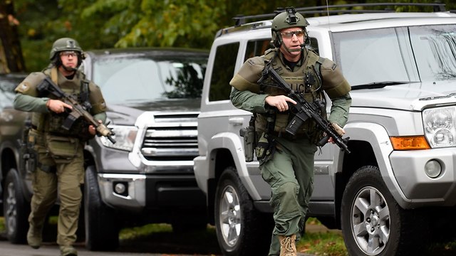 U.S. security forces at the scene of the Tree of Life massacre (Photo: Gettyimages)