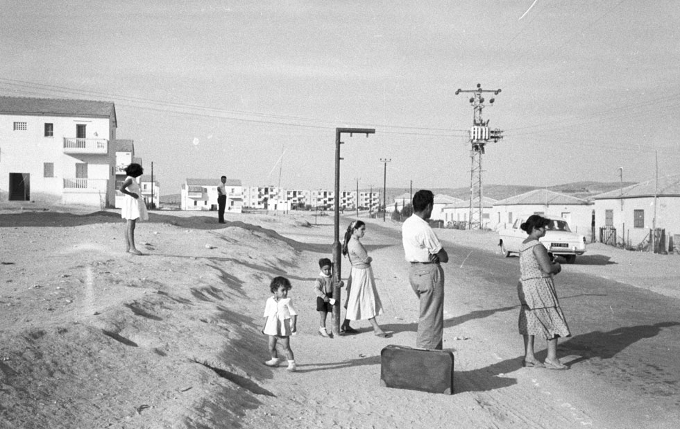   אופקים, שנות ה-60. הערים הגדולות לא עמדו בלחץ גלי העלייה, ובישראל התפתחה גישה יוצאת דופן: עיירות הפיתוח. הן קלטו עולים במהירות (צילום: דוד רובינגר)