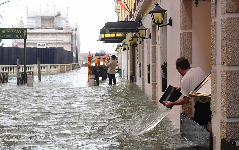 הצפות בונציה איטליה (צילום: AFP)