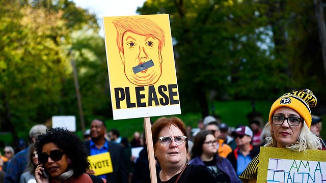 Protesting President Trump during his visit to the site of anti-Semitic attack on the Tree of Life Synagogue in Pittsburgh (Photo: AFP)