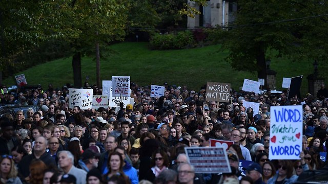 Protest at the scene of Pittsburgh shooting (Photo: AFP)