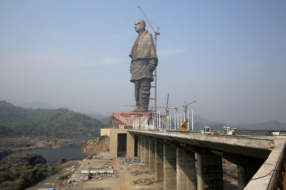 פסל האחדות ב הודו חנכה במדינת גוג'ראט את הפסל הגבוה בעולם סרדר ואלאבאי פאטל (צילום: רויטרס)