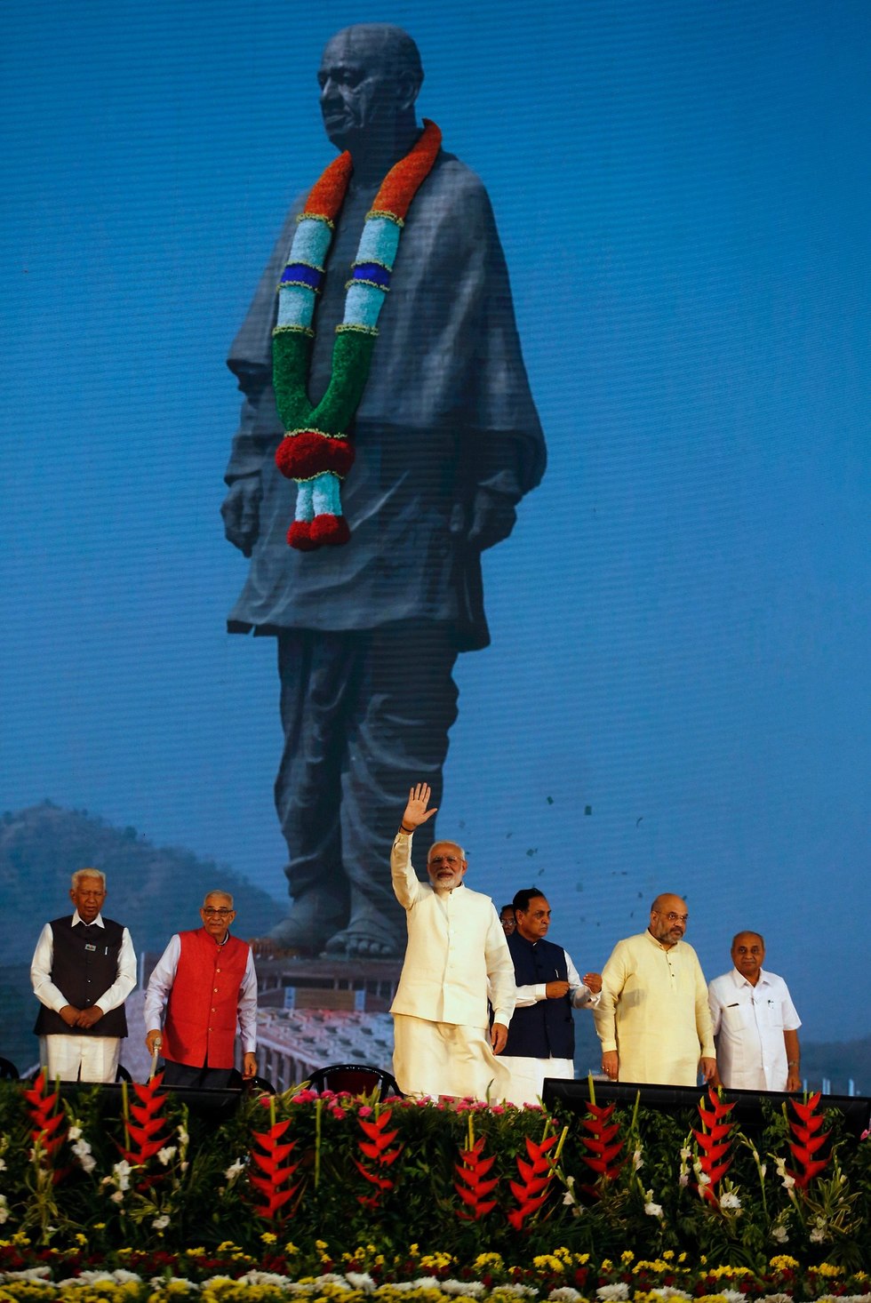 פסל האחדות ב הודו חנכה במדינת גוג'ראט את הפסל הגבוה בעולם סרדר ואלאבאי פאטל (צילום: AP)