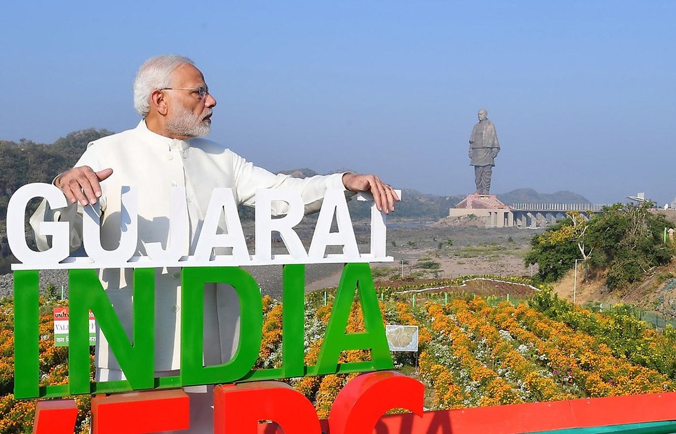 ראש ממשלת הודו נרנדרה מודי חנוכת הפסל הגבוה בעולם במדינת גוג'ראט פסל האחדות (צילום: EPA)