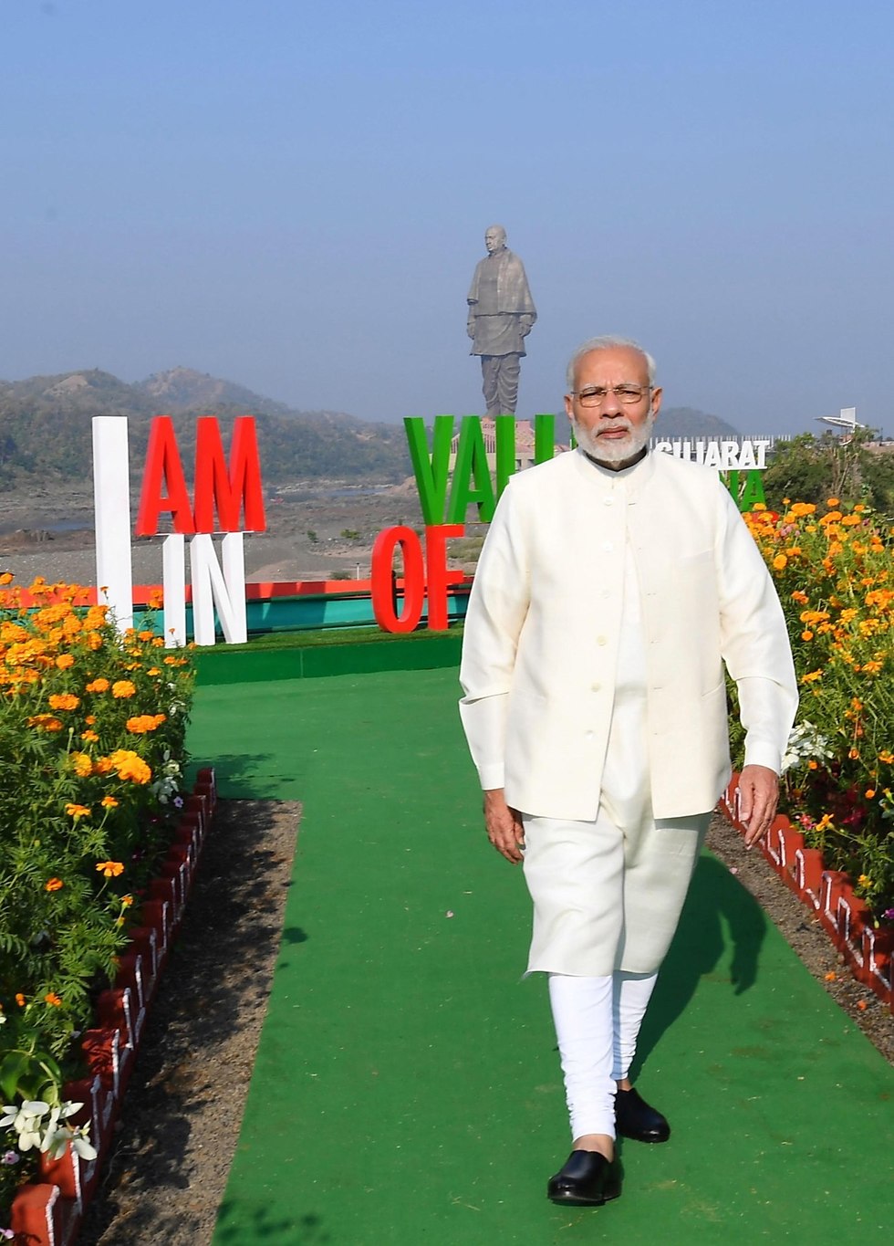 ראש ממשלת הודו נרנדרה מודי חנוכת הפסל הגבוה בעולם במדינת גוג'ראט פסל האחדות (צילום: EPA)
