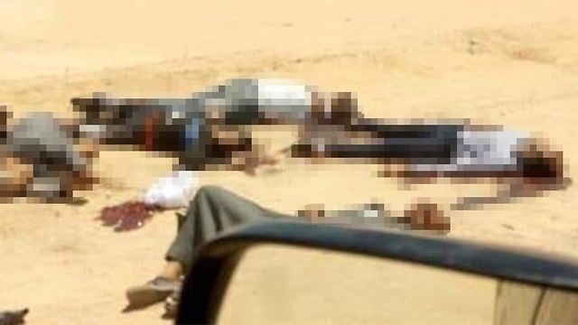 הרוגים בפיגוע של דאעש באוטובוס נוסעים קופטים במצרים ()