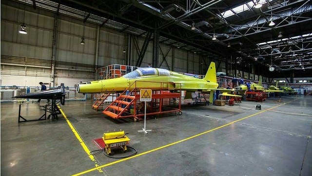 פס ייצור מטוסי קרב דגם 