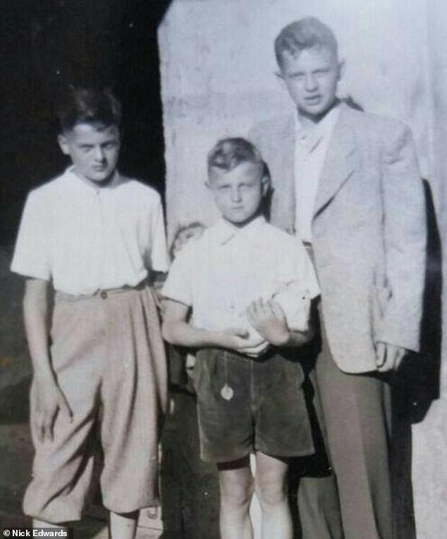 De gauche à droite: Horst, Dieter et Klaus (Photo: The Daily Mail)